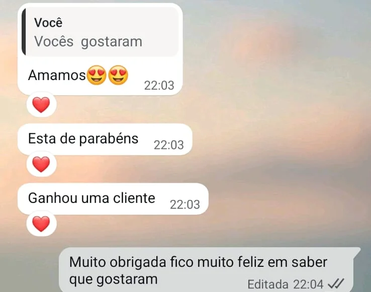 Depoimento de cliente Jessy dizendo que todos amaram os doces